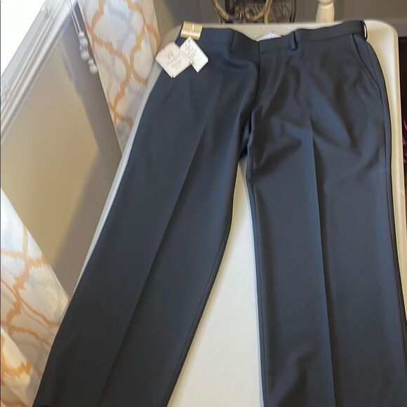 NEW J.M. Haggar Classic Fit Black Suit Coat and Trousers - Picture 7 of 14